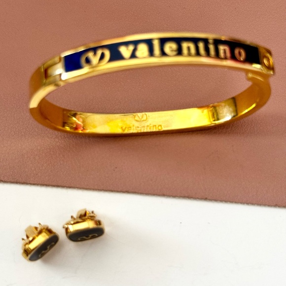 Vintage Valentino Garavani Bracelet & Earrings - Picture 2 of 7